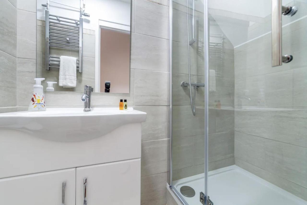 Peaceful Renovated 5bdr House Wgarden Appartamento