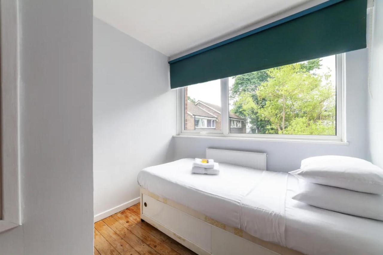 Peaceful Renovated 5bdr House Wgarden Londra